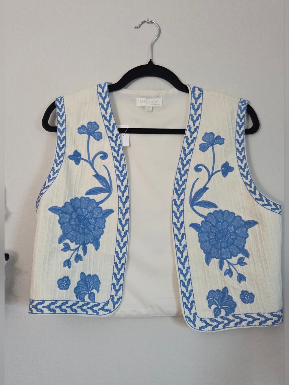 NWT Embroidered Pink Floral Sleeveless Vest